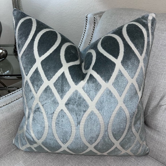 1-NWT CALDEIRA GEO DESIGN CUT VELVET
DECORATIVE PILLOW - Picture 6 of 9